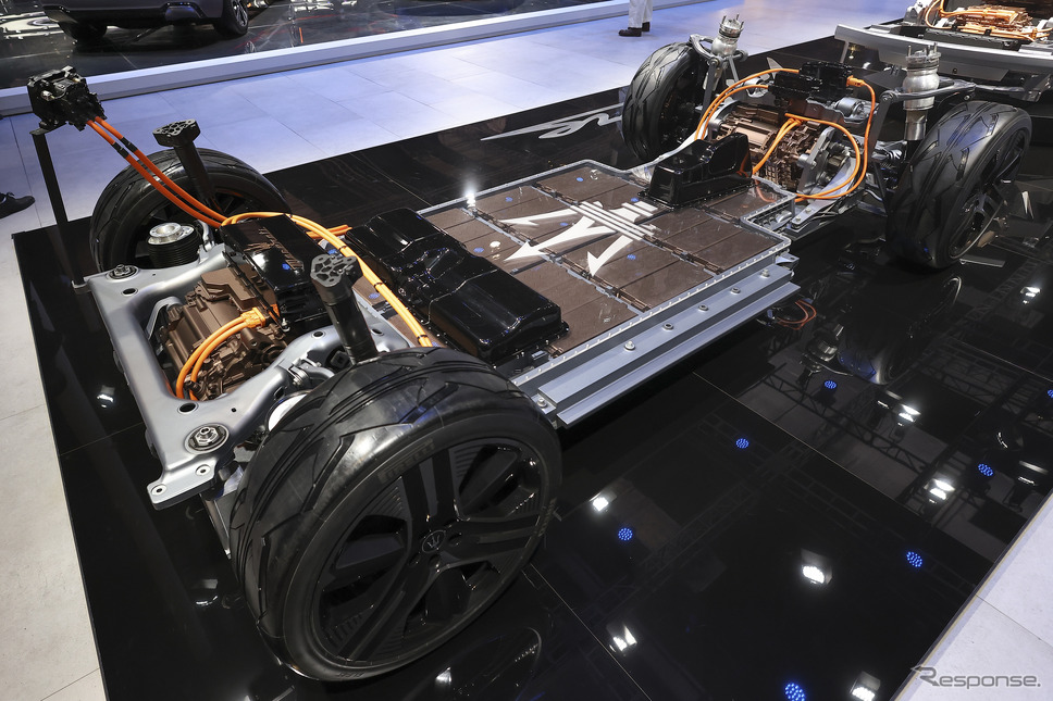 マセラティのフル電動プラットフォーム(上海モーターショー2023)《Photo by Zhe Ji/Getty Images News/ゲッティイメージズ》