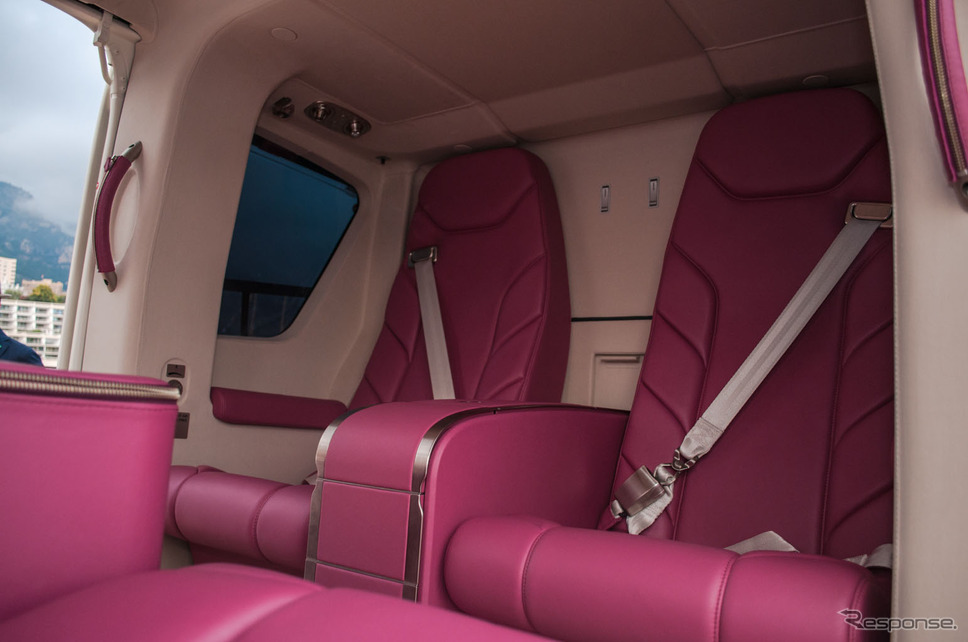 2013年ユーロコプターEC135ジグザグのインテリア《photo by Foglizzo Leather》