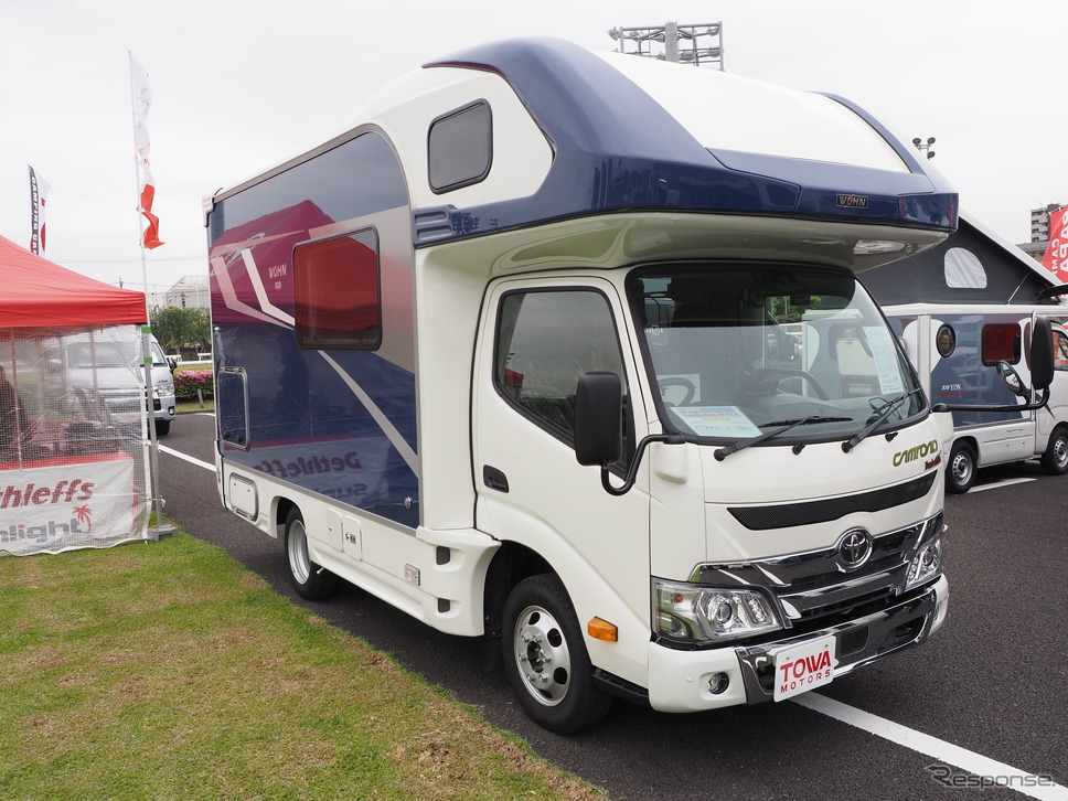 東和モータース販売「ヴォーン エクスクルーシブ」《写真撮影 家本浩太》