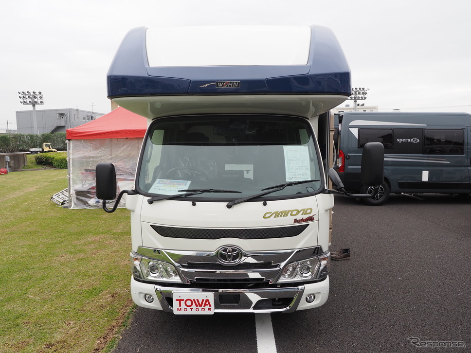 東和モータース販売「ヴォーン エクスクルーシブ」《写真撮影 家本浩太》