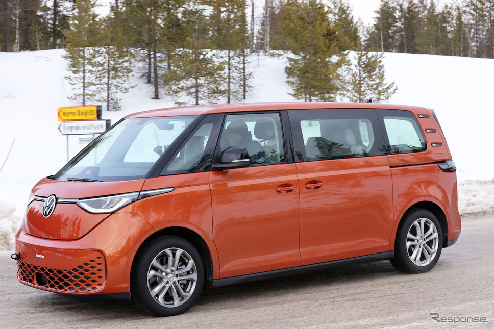 VW ID. Buzz ロングバージョン 市販型プロトタイプ(スクープ写真)《APOLLO NEWS SERVICE》