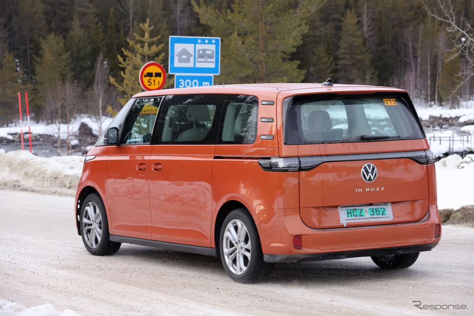 VW ID. Buzz ロングバージョン 市販型プロトタイプ(スクープ写真)《APOLLO NEWS SERVICE》