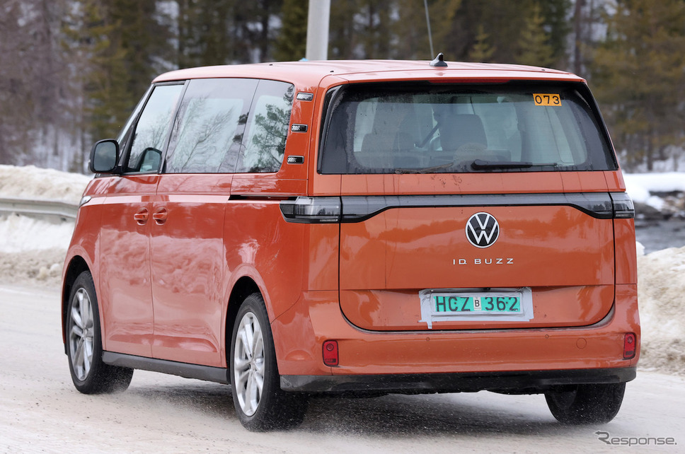 VW ID. Buzz ロングバージョン 市販型プロトタイプ(スクープ写真)《APOLLO NEWS SERVICE》