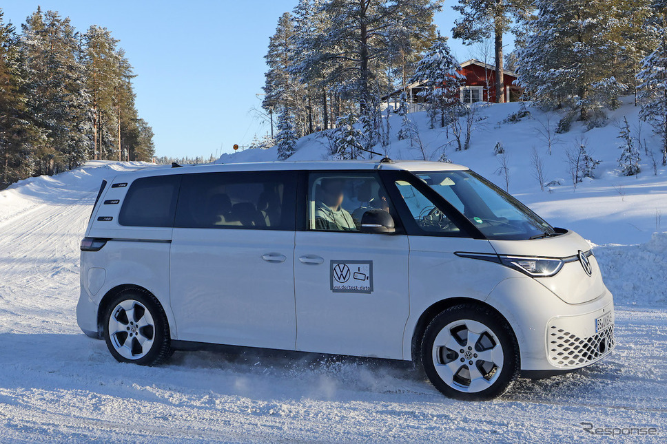 VW ID. Buzz ロングバージョン 市販型プロトタイプ(スクープ写真)《APOLLO NEWS SERVICE》