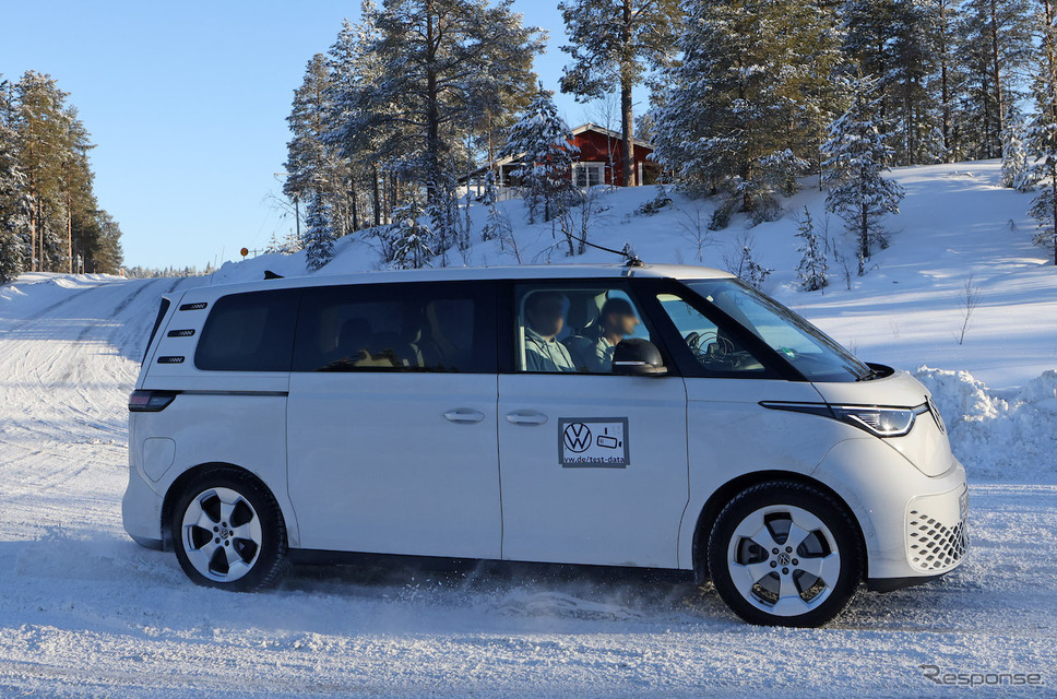 VW ID. Buzz ロングバージョン 市販型プロトタイプ(スクープ写真)《APOLLO NEWS SERVICE》