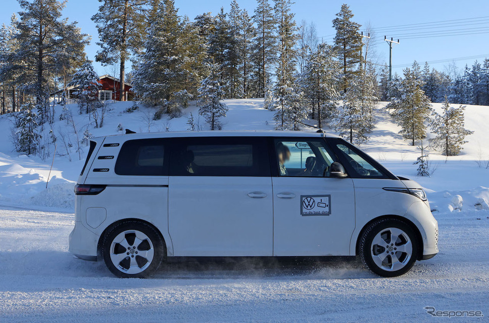 VW ID. Buzz ロングバージョン 市販型プロトタイプ(スクープ写真)《APOLLO NEWS SERVICE》