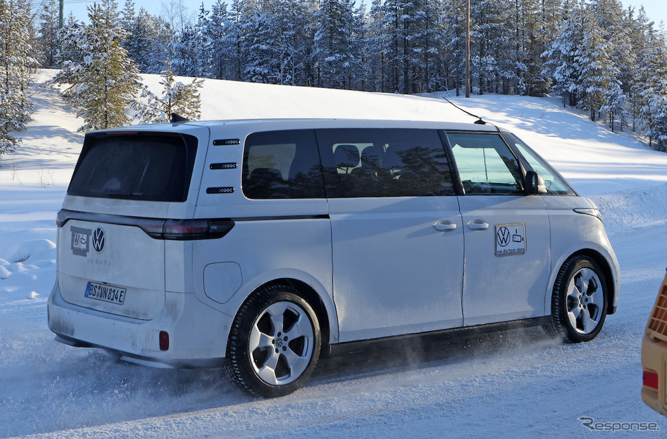 VW ID. Buzz ロングバージョン 市販型プロトタイプ(スクープ写真)《APOLLO NEWS SERVICE》