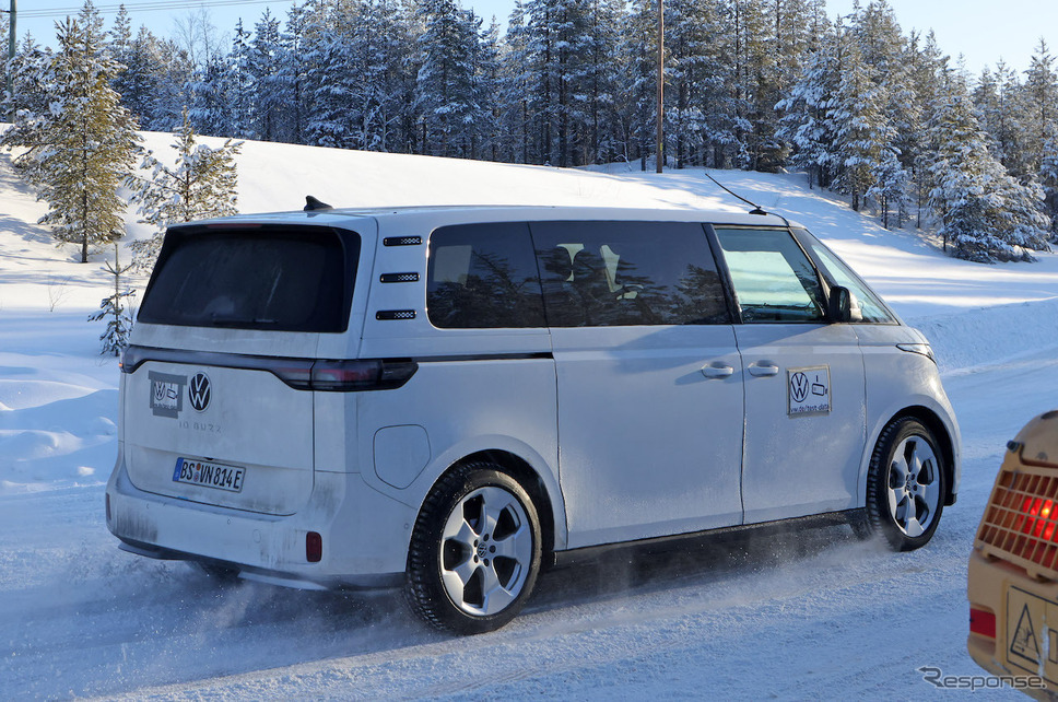 VW ID. Buzz ロングバージョン 市販型プロトタイプ(スクープ写真)《APOLLO NEWS SERVICE》