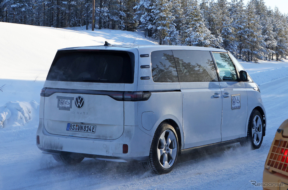 VW ID. Buzz ロングバージョン 市販型プロトタイプ(スクープ写真)《APOLLO NEWS SERVICE》