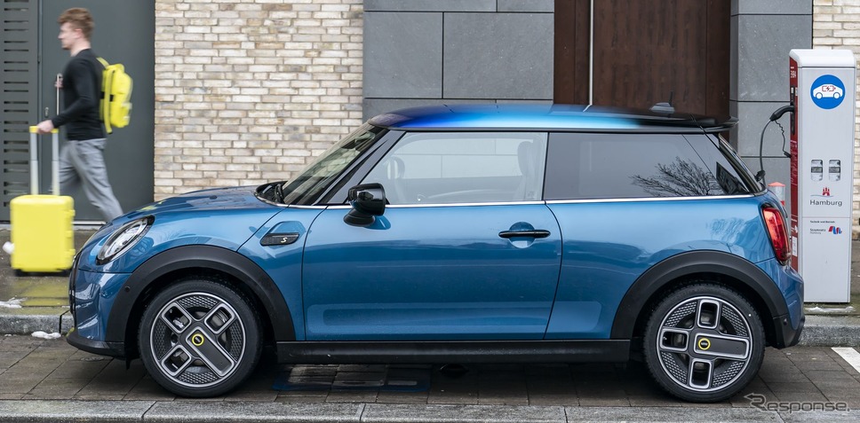 MINI クーパー SE《photo by MINI》