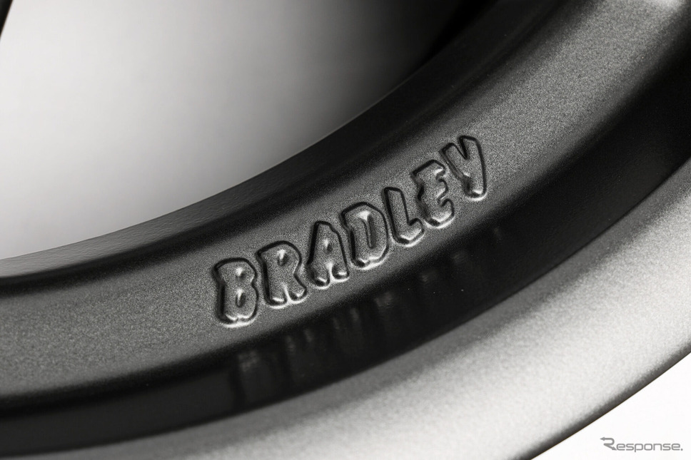 「BRADLEY」の鋳出し文字《写真提供：4×4エンジニアリングサービス》