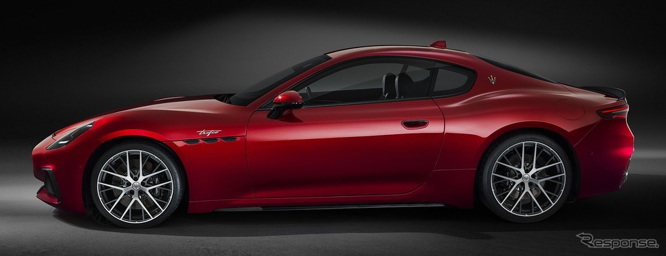 マセラティ・グラントゥーリズモ 新型の「トロフェオ」《photo by Maserati》