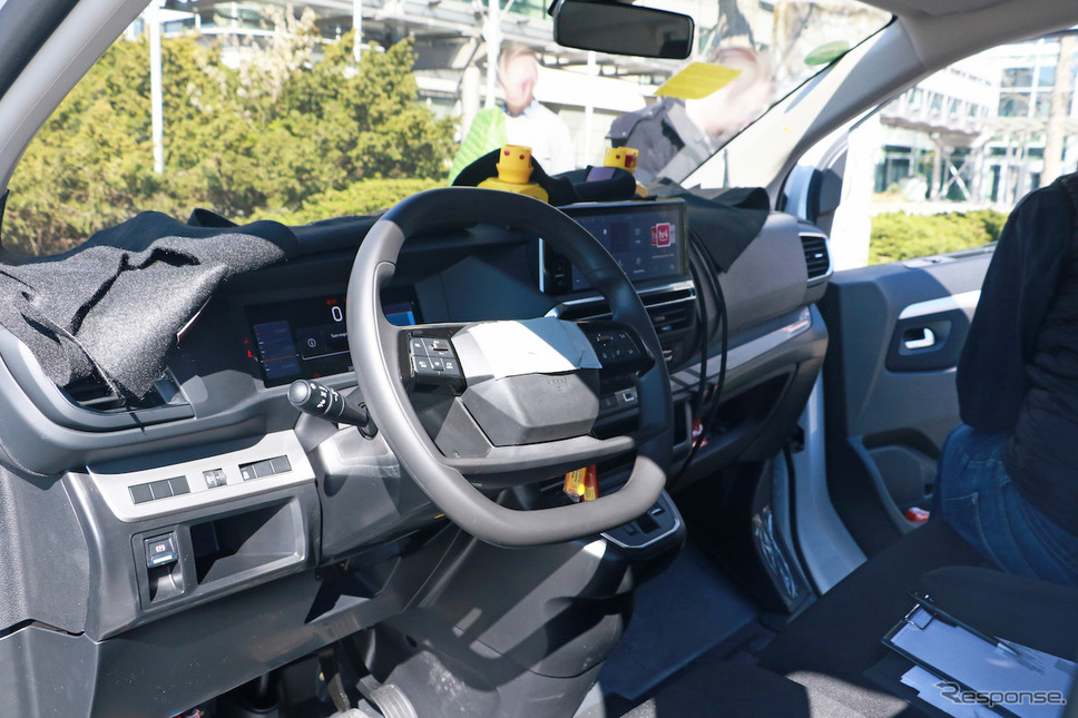 トヨタ プロエースシティ/ヴァーソ 改良新型と思われるプロトタイプ（スクープ写真）《APOLLO NEWS SERVICE》