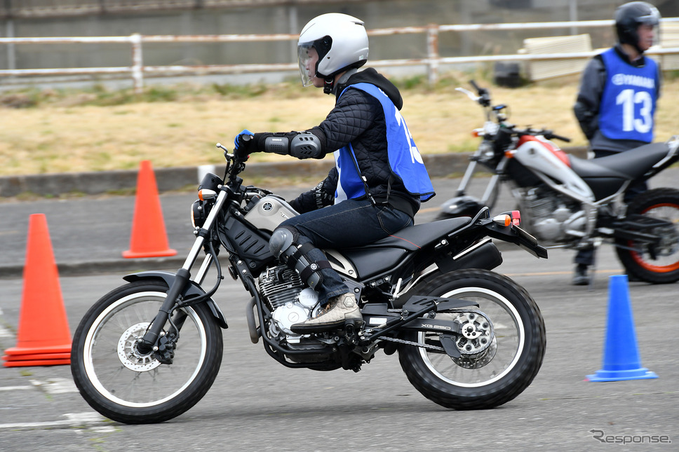 YRA 大人のバイクレッスン《写真撮影 中野英幸》