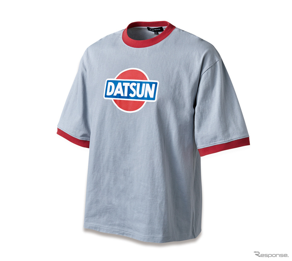 ビッグシルエットTシャツ DATSUN・ダットサン《写真提供:日産自動車》