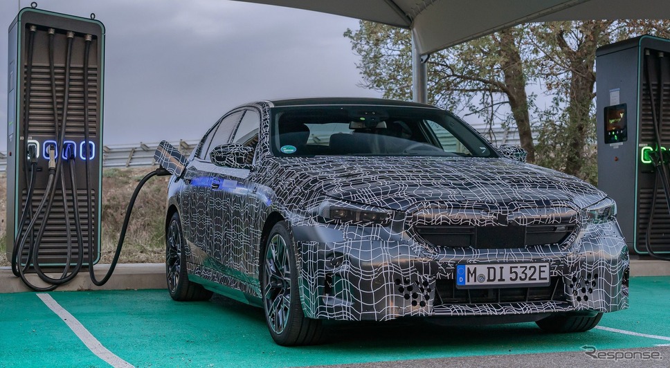 BMW i5 の「M60 xDrive」のプロトタイプ《photo by BMW》