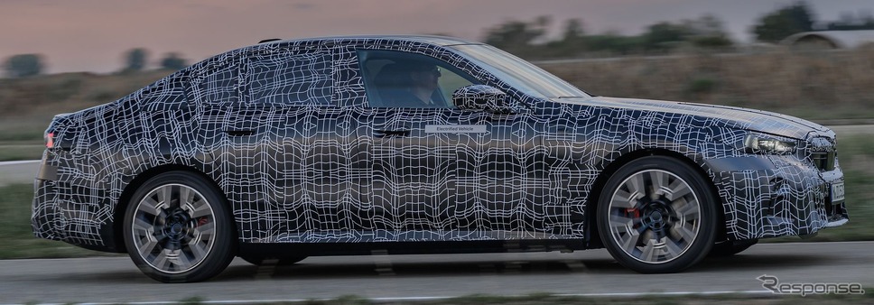 BMW i5 の「M60 xDrive」のプロトタイプ《photo by BMW》