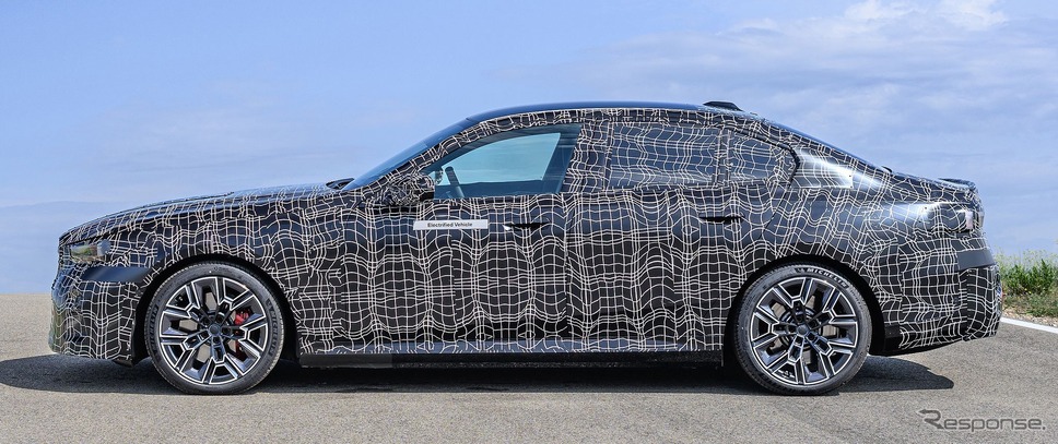 BMW i5 の「M60 xDrive」のプロトタイプ《photo by BMW》