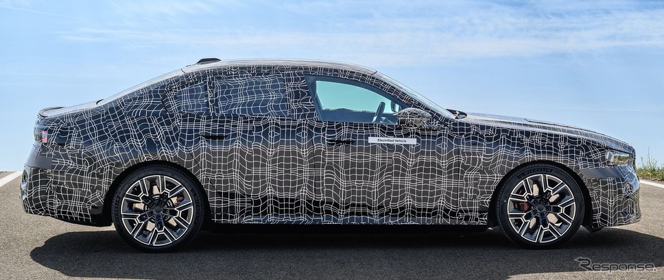 BMW i5 の「M60 xDrive」のプロトタイプ《photo by BMW》