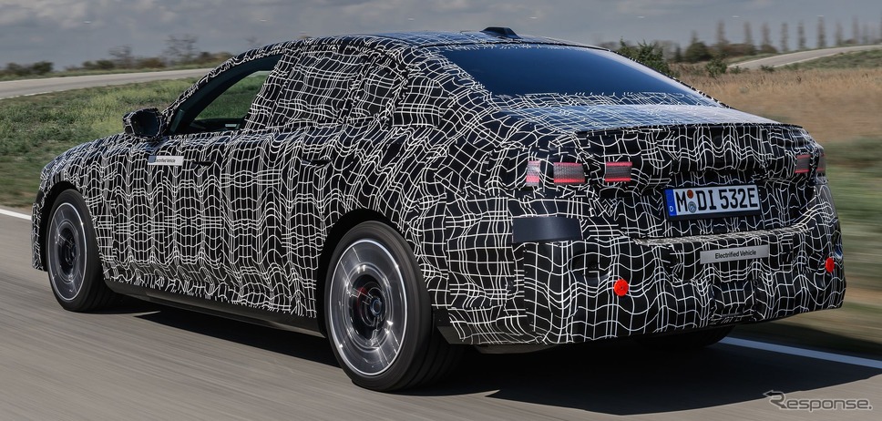 BMW i5 の「M60 xDrive」のプロトタイプ《photo by BMW》