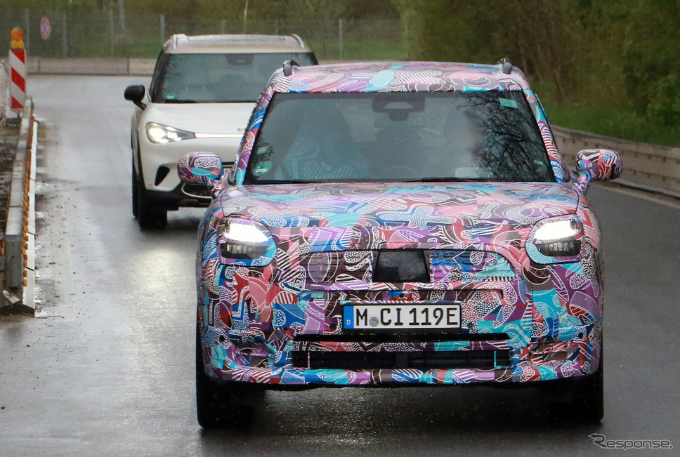 MINI クロスオーバーEV 次期型プロトタイプ（スクープ写真）《APOLLO NEWS SERVICE》