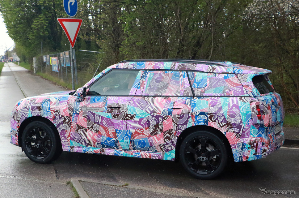MINI クロスオーバーEV 次期型プロトタイプ（スクープ写真）《APOLLO NEWS SERVICE》
