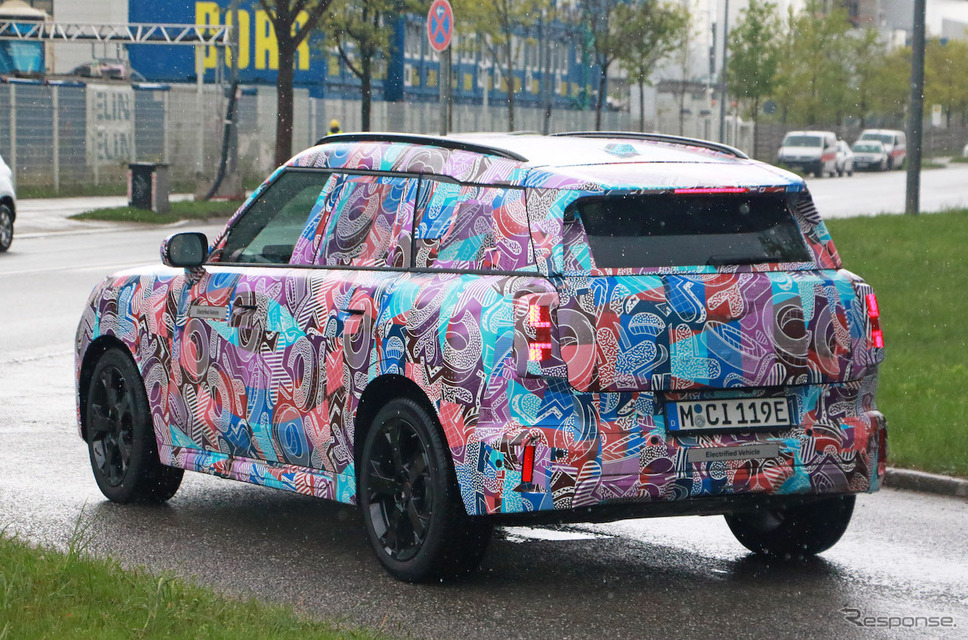 MINI クロスオーバーEV 次期型プロトタイプ（スクープ写真）《APOLLO NEWS SERVICE》