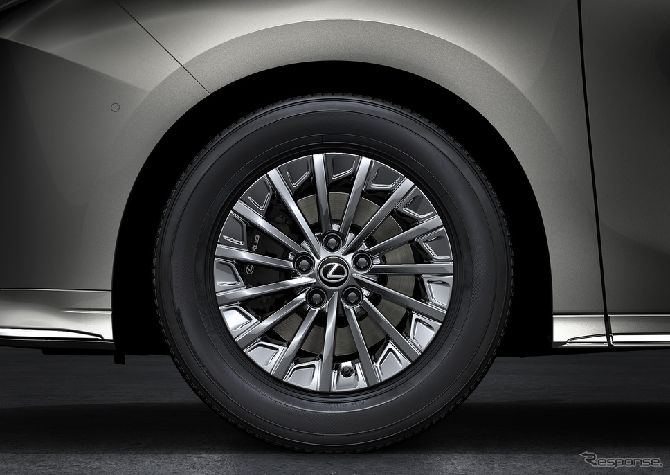 レクサス LM 新型(プロトタイプ)の17インチホイール《Photo by LEXUS》