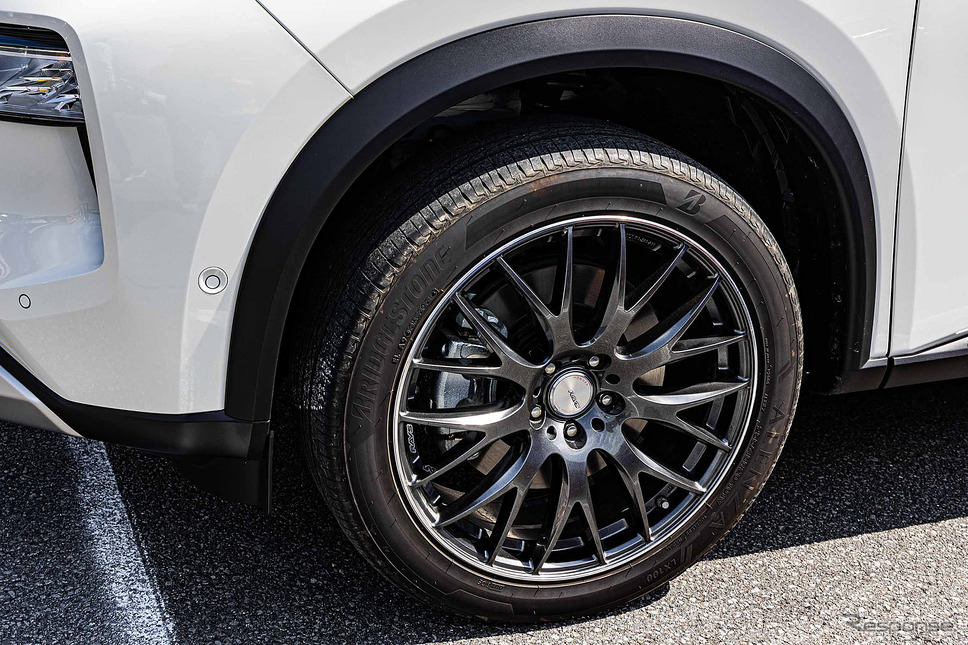 ニッサン エクストレイル×レイズ ホムラ2×9Plus《写真撮影 宮越孝政》
