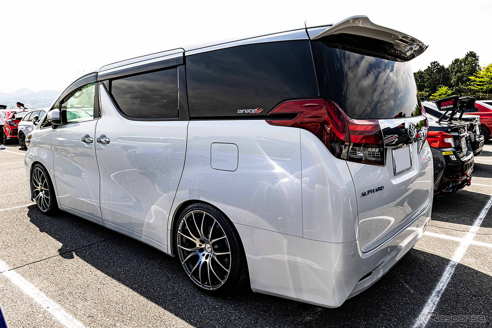 トヨタ アルファード×レイズ ホムラ2×7《写真撮影 宮越孝政》