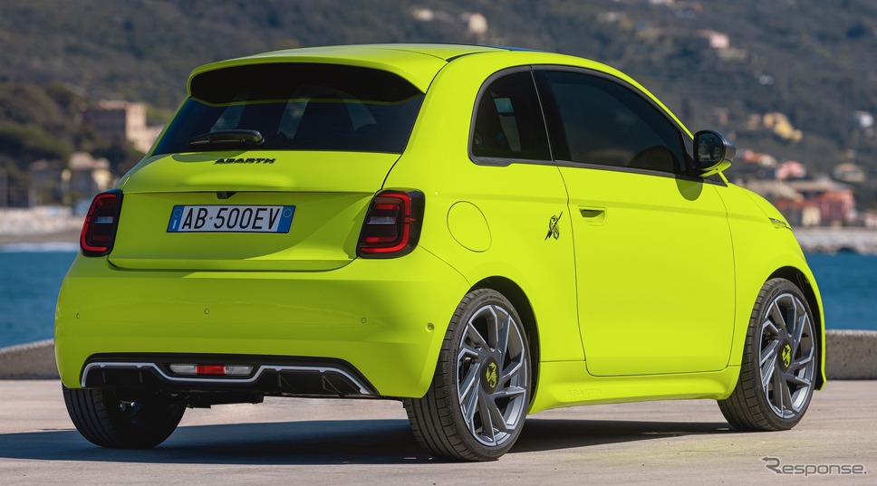 アバルト 500e の「ツーリズモ」《photo by Abarth》