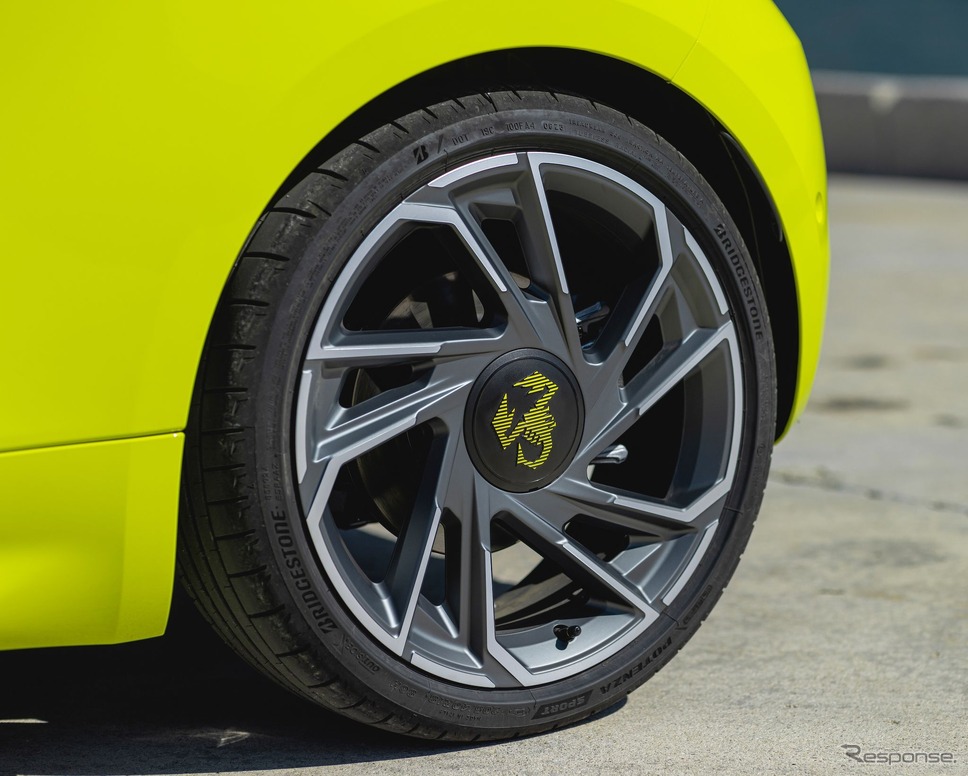 アバルト 500e の「ツーリズモ」《photo by Abarth》