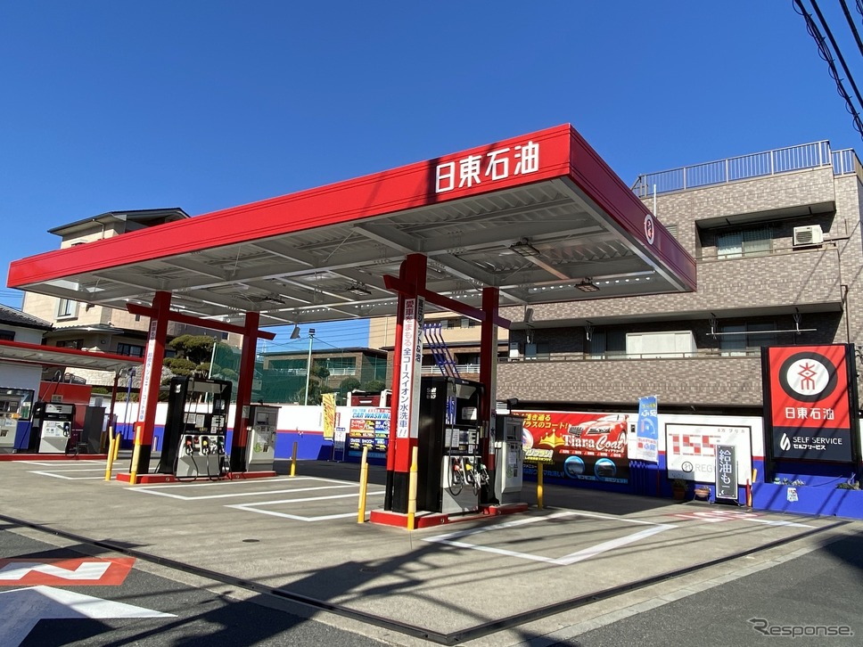 東京都内のサービスステーション(ガソリンスタンド)で次世代バイオ燃料を一般向けに販売(3月、東瑞江サービスステーション / 丸紅エネルギー系列)《写真提供 ユーグレナ》