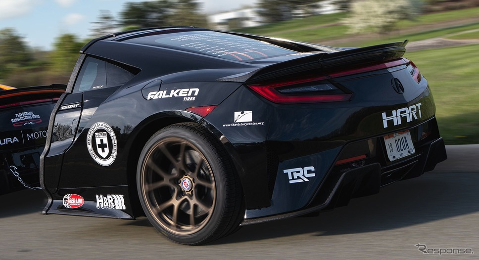 アキュラ NSX の車体をカットしたカスタムメイドのトレーラー《photo by Acura》