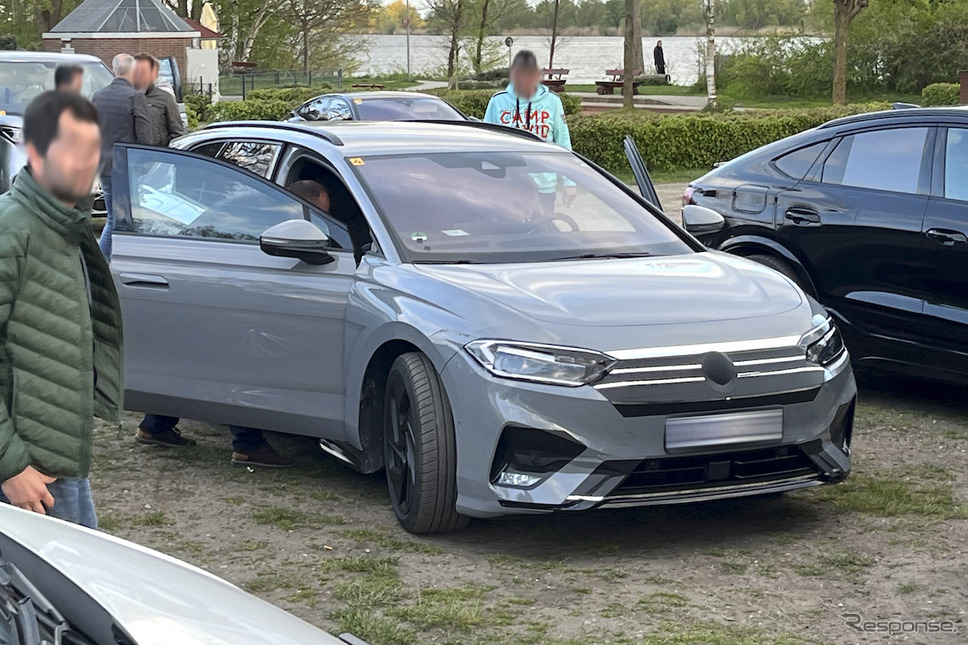 VW ID.7 派生ワゴンのプロトタイプ(スクープ写真)《APOLLO NEWS SERVICE》