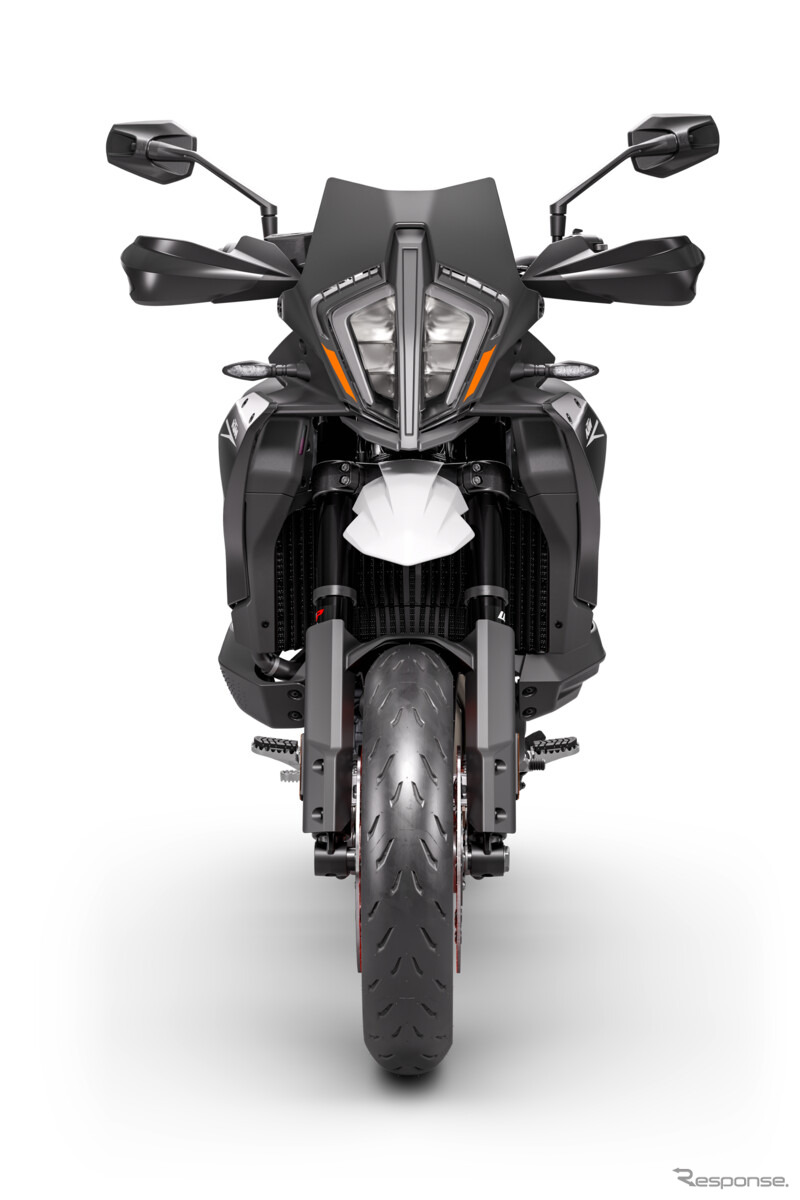 KTM 890SMT《写真提供 KTM》
