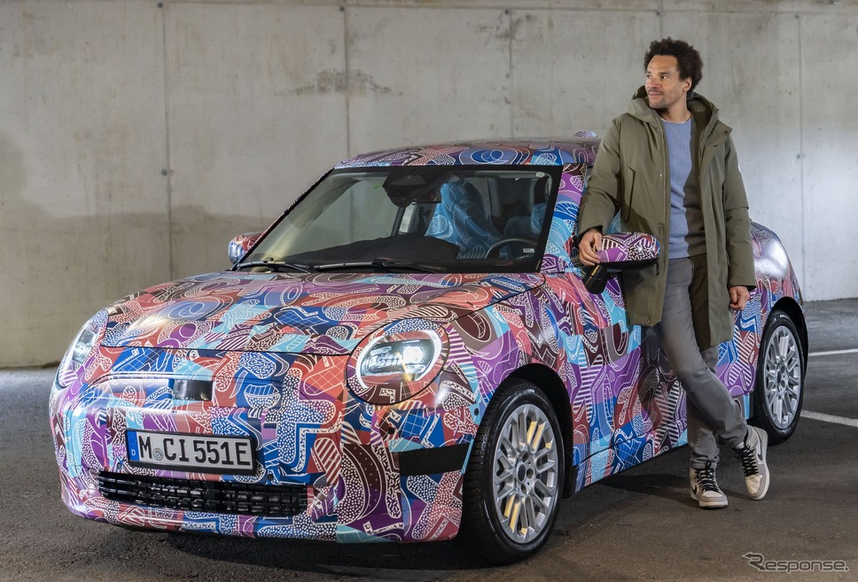 MINI 3ドアハッチバックEV の次期型『クーパー・エレクトリック』のプロトタイプ《photo by MINI》