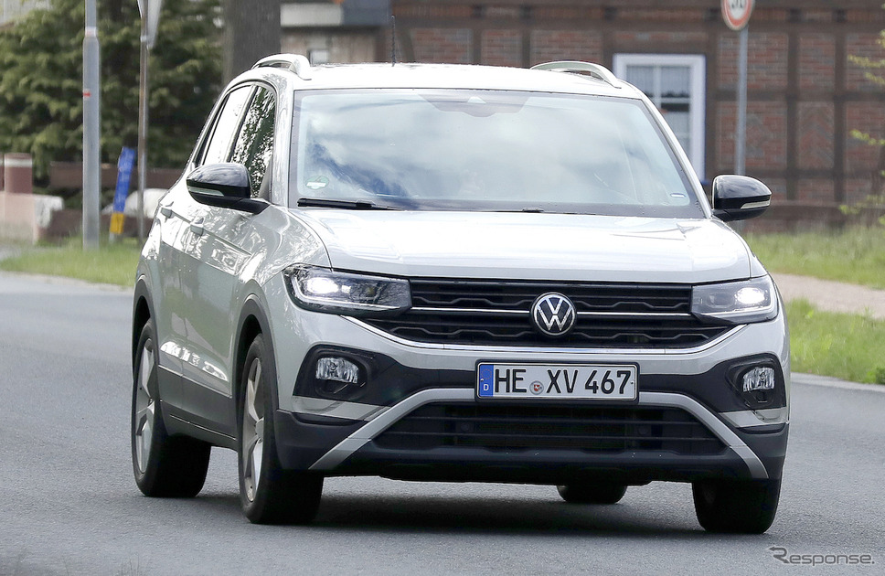 VW T-Cross 改良新型プロトタイプ(スクープ写真)《APOLLO NEWS SERVICE》
