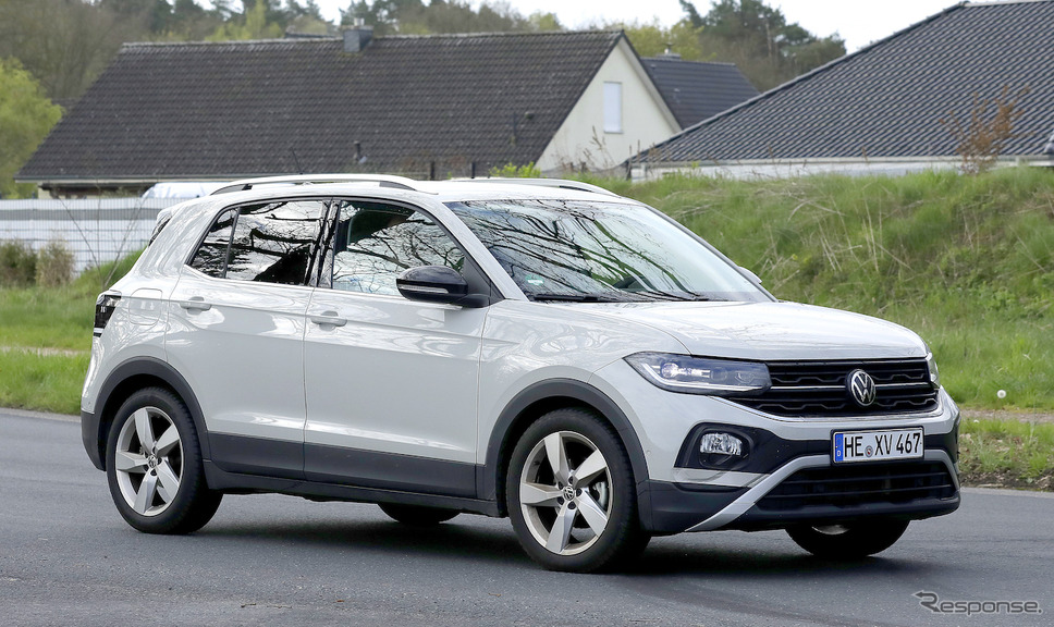 VW T-Cross 改良新型プロトタイプ（スクープ写真）《APOLLO NEWS SERVICE》