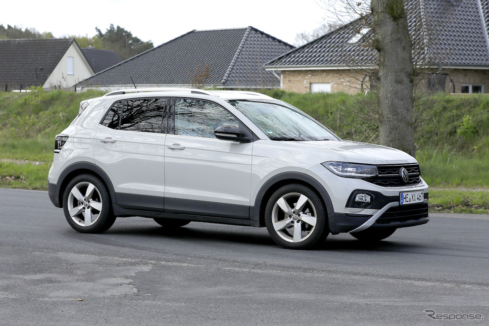 VW T-Cross 改良新型プロトタイプ(スクープ写真)《APOLLO NEWS SERVICE》