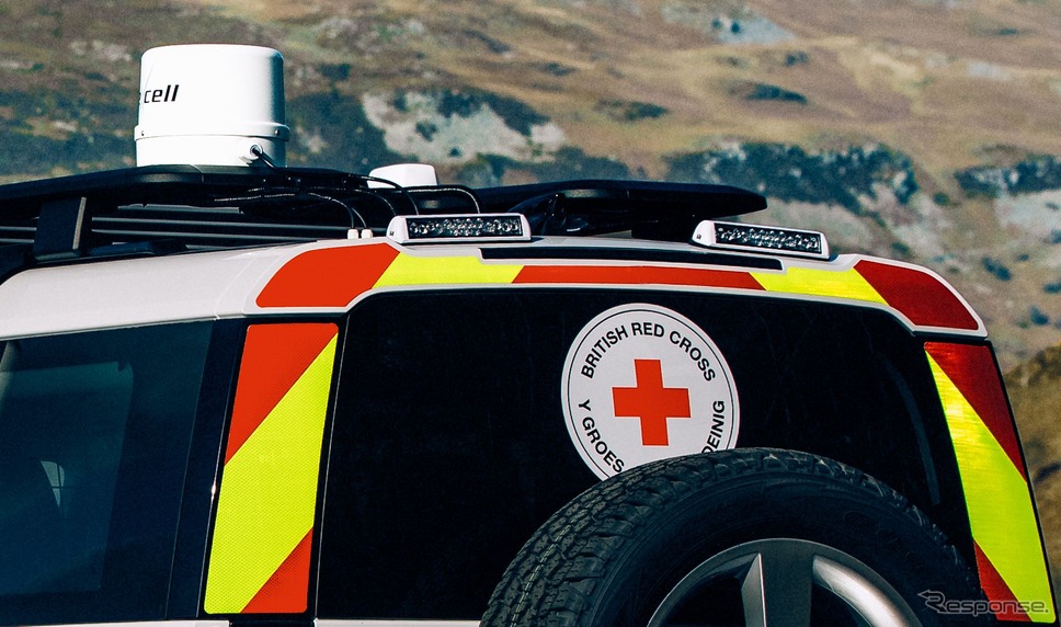 ランドローバー・ディフェンダー 130 の英国赤十字社向けワンオフモデル《photo by Land Rover》