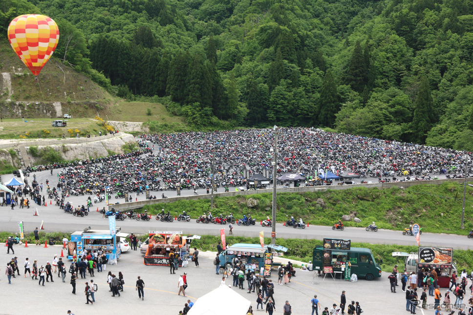 2りんかん祭りの様子《写真提供 奥伊吹観光》