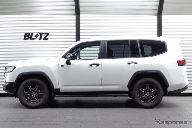 DAMPER ZZ-R［92589］ランドクルーザー（VJA300W／GR SPORT）用実装例（フロント:30mmダウン / リア:42mmダウン）《写真提供 BLITZ》