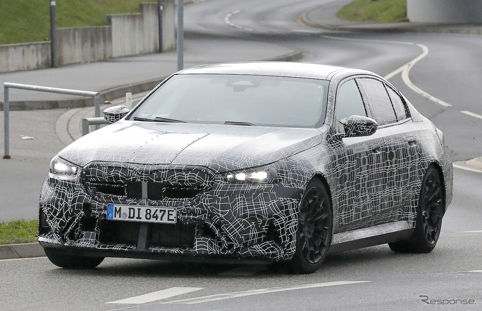 BMW M5 次期型プロトタイプ(スクープ写真)《APOLLO NEWS SERVICE》