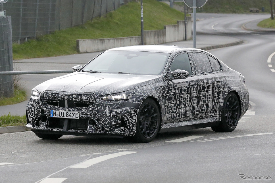 BMW M5 次期型プロトタイプ(スクープ写真)《APOLLO NEWS SERVICE》