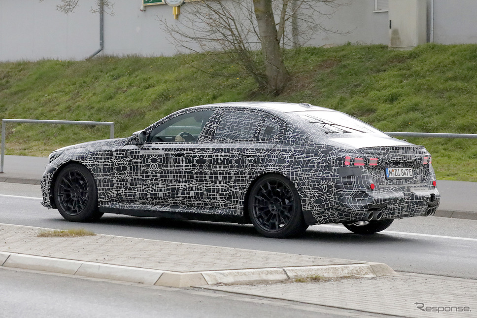 BMW M5 次期型プロトタイプ(スクープ写真)《APOLLO NEWS SERVICE》