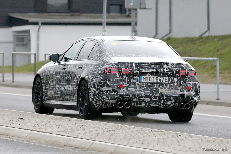 BMW M5 次期型プロトタイプ(スクープ写真)《APOLLO NEWS SERVICE》