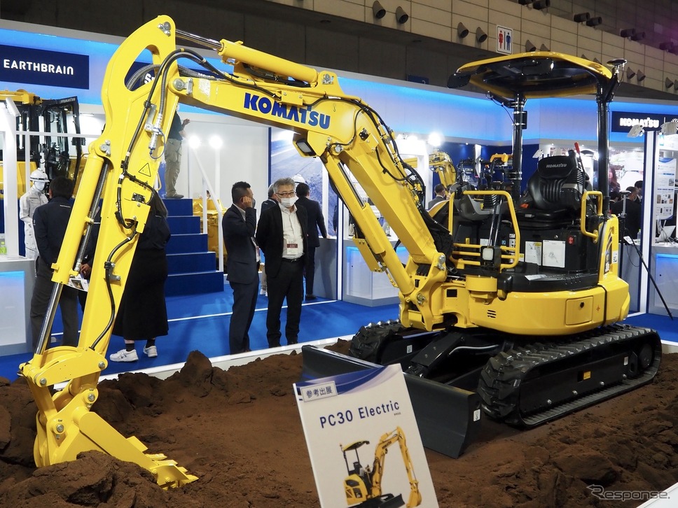 コマツ(建設・測量生産性向上展2023)《写真撮影 高木啓》