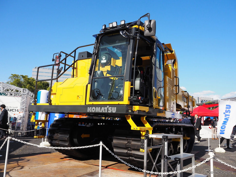 コマツ(建設・測量生産性向上展2023)《写真撮影 高木啓》