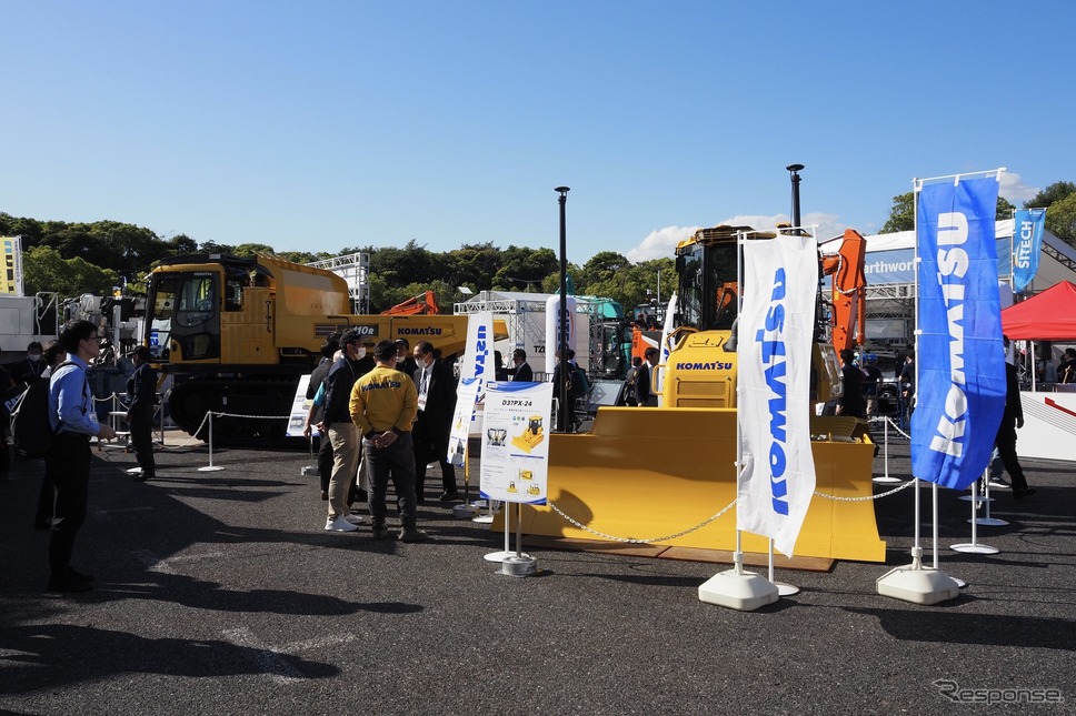 コマツ(建設・測量生産性向上展2023)《写真撮影 高木啓》